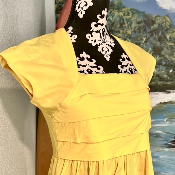 💛Shabby Apple,Vibrant Yellow Dress, Layered Upper, Slimming Bottom, Size S💛 - Picture 3 of 10